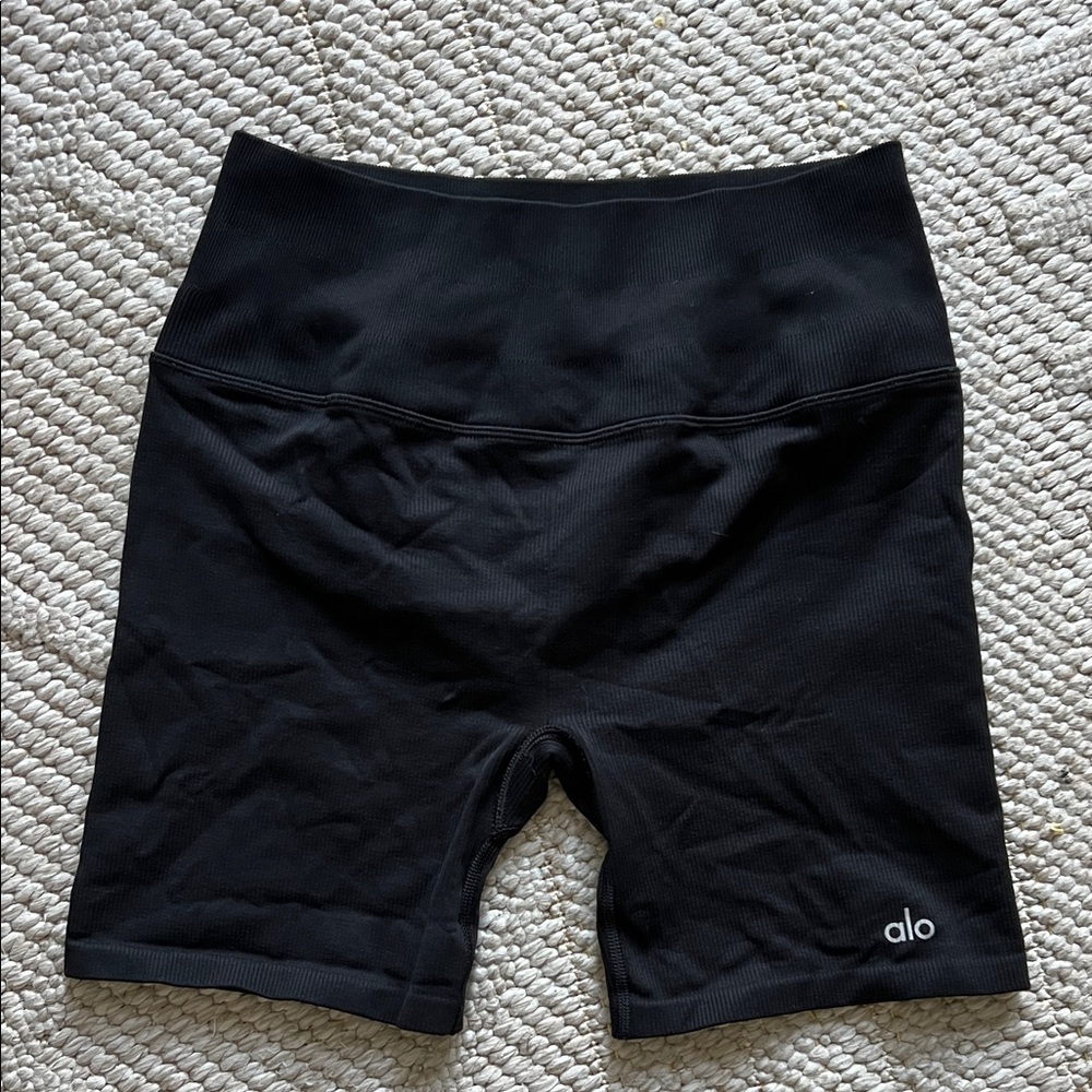 ALO Yoga Women's Black Bike Shorts